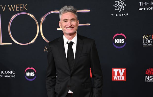Comedian Dave Hughes to stop speaking at Liberal party events over political donation concerns