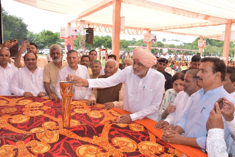 Agriculture Minister flags off Seva Jyoti Yatra in Yamunanagar