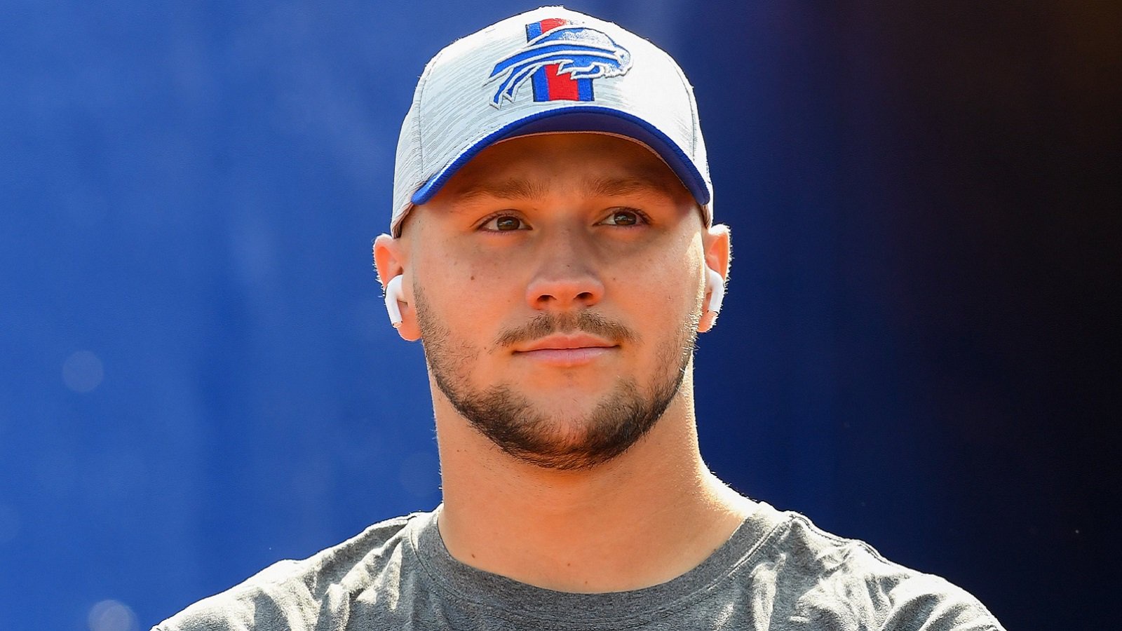 Josh Allen gets distracted by fight during his postgame interview
