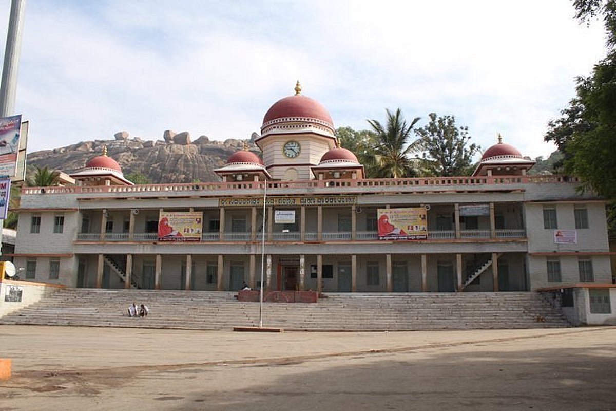 Siddaganga Mutt rejects Kheny’s claim over gold karadige gifted to seer