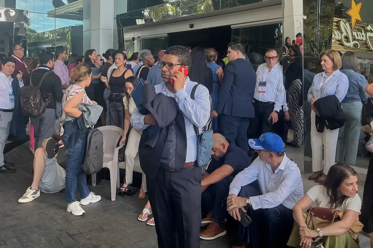 A magnitude 7.7 earthquake shakes Panama, prompting evacuations