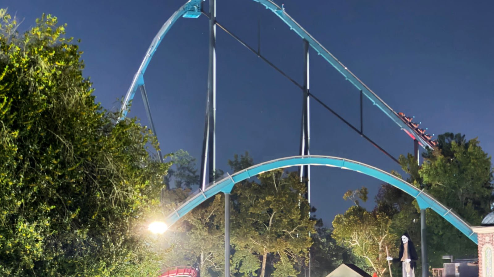 Six Flags closes nine rides after man falls to his death from rollercoaster