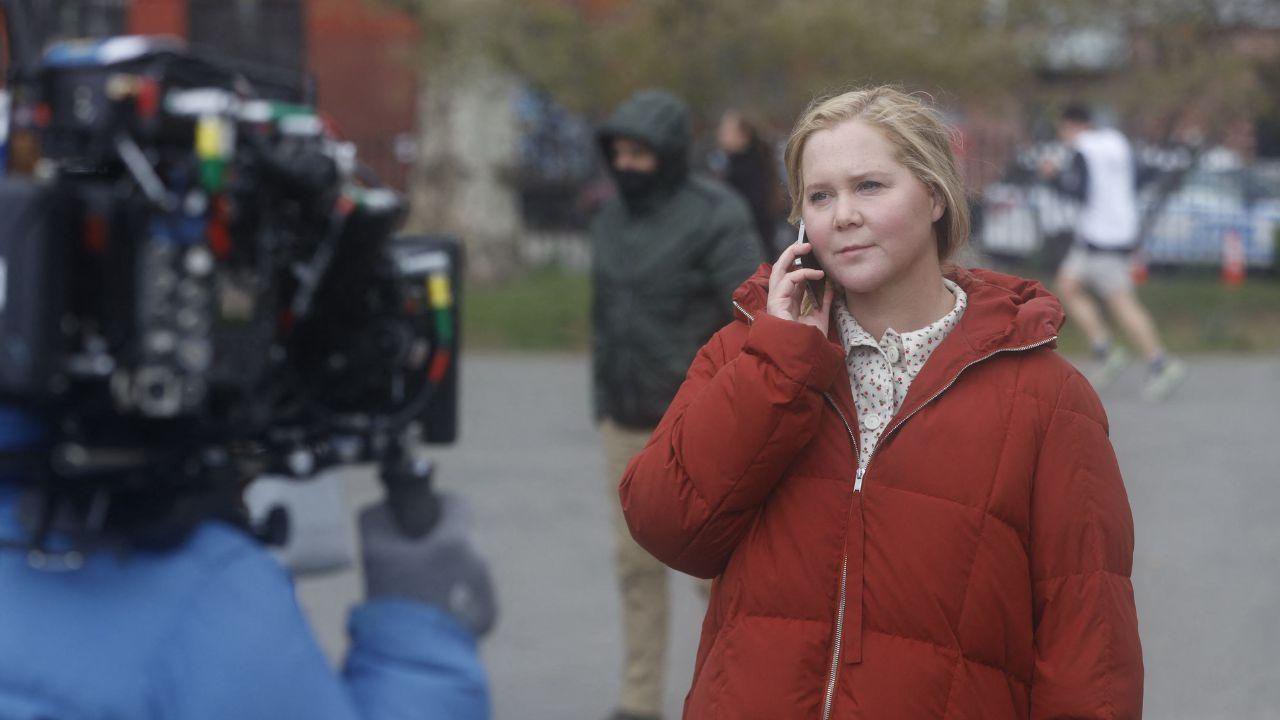 Amy Schumer Dishes on the Hardships of Caring for Her ‘Unhappy’ MS-Stricken Father Who Is in Assisted Living: ‘We Still Have Beautiful Moments’