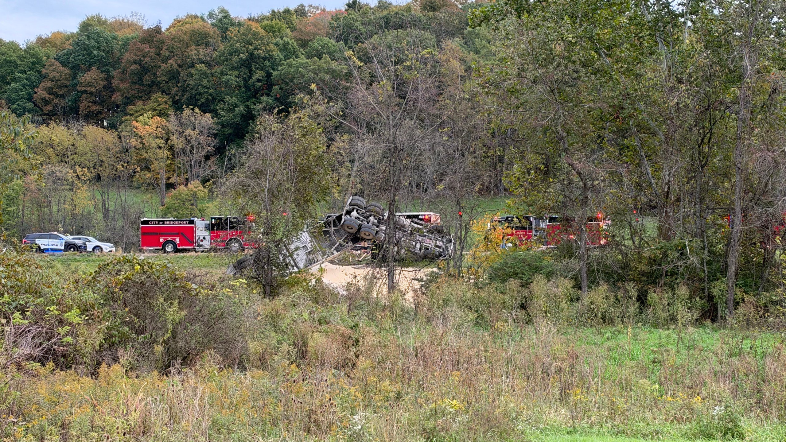I-79 lanes in Bridgeport shut down due to tractor trailer rollover