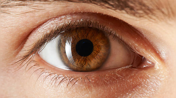 Eye symptoms people often dismiss: Doctors explain when headaches, frequent squinting and flashes of light need an eye examination