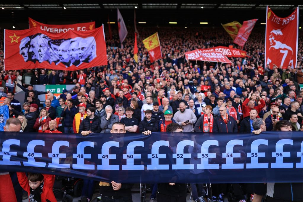 Liverpool fans sent brutal message to Man City players in final minutes of Anfield defeat