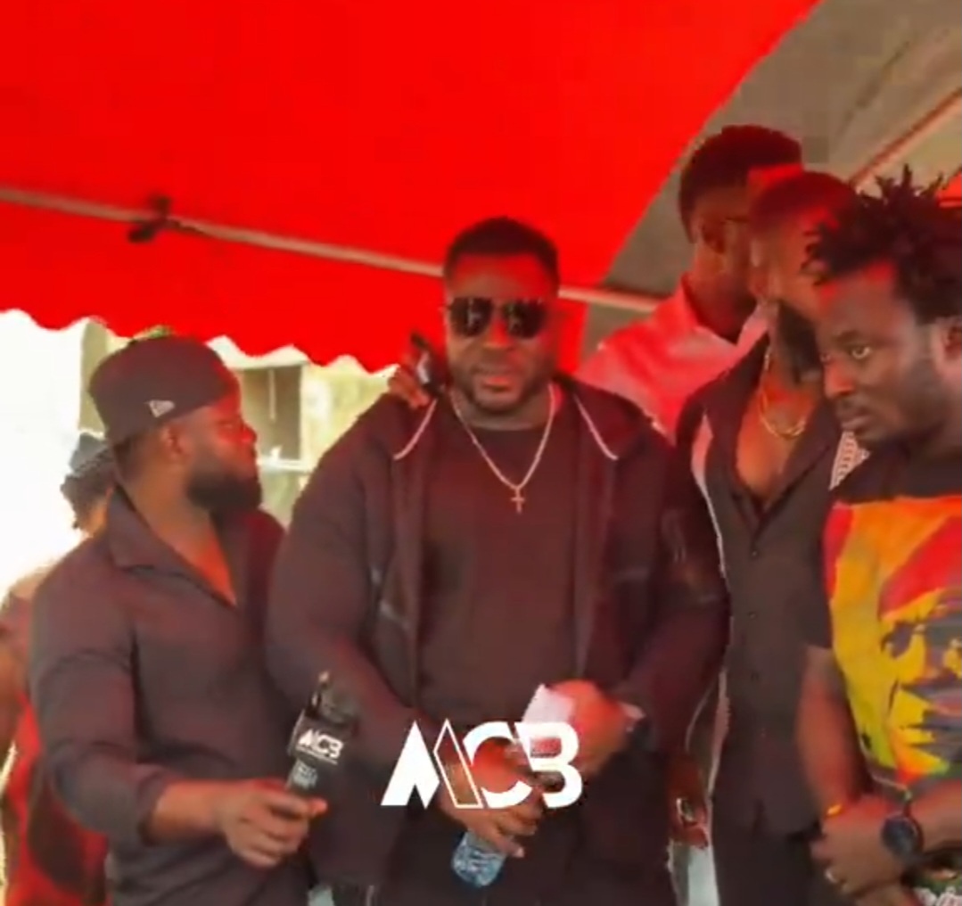 Shatta Wale’s Delegation Donates GH¢20,000 to Family of Policeman Who Died on His Way to ShattaFest