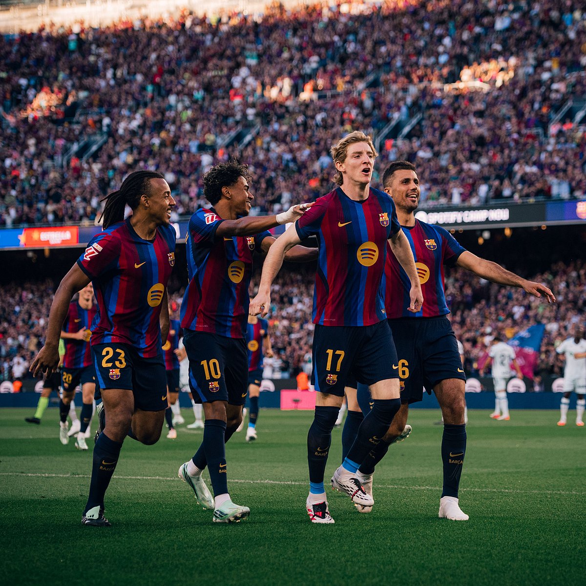 Barca extend perfect streak against Getafe, Real Madrid survive Villarreal battle despite Vinicius red card