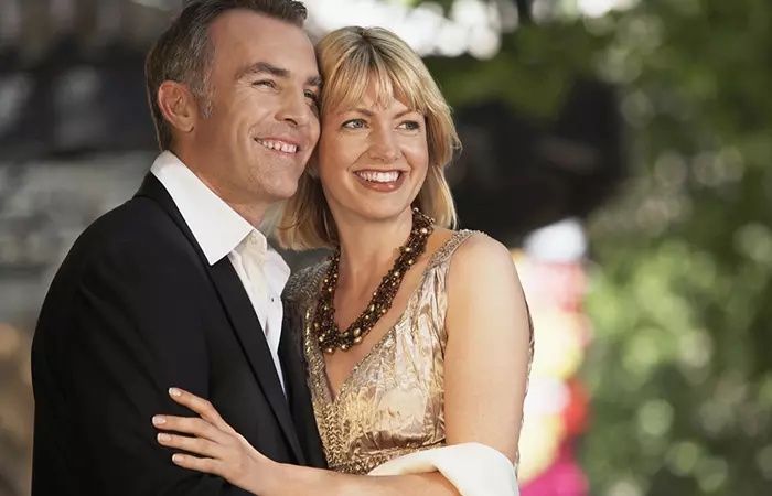 10 Surprising Reasons Young Women Are Drawn to Older Men