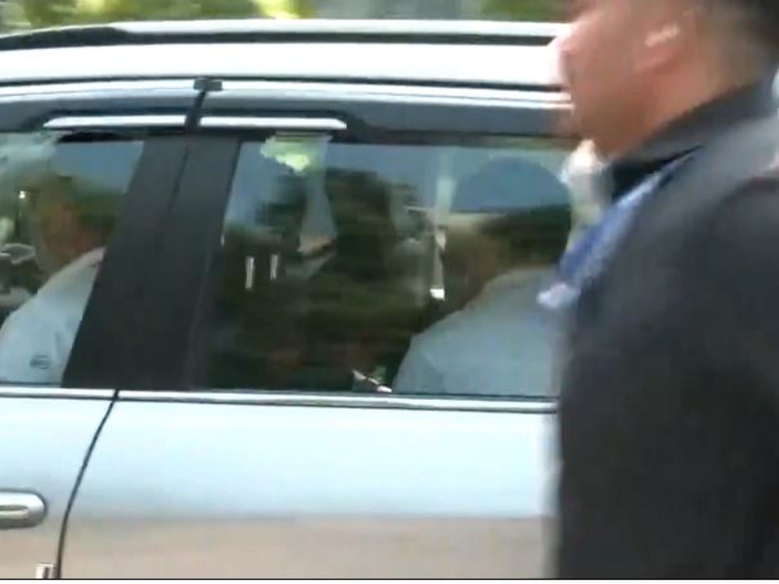 INDIA Bloc leaders reach Constitution Club in Delhi; Rahul Gandhi calls for action against ‘Vote Theft”