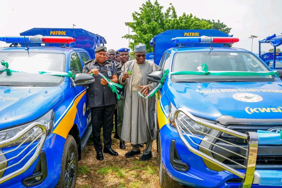 Kwara donates 25 Hilux vans to police amid security concerns