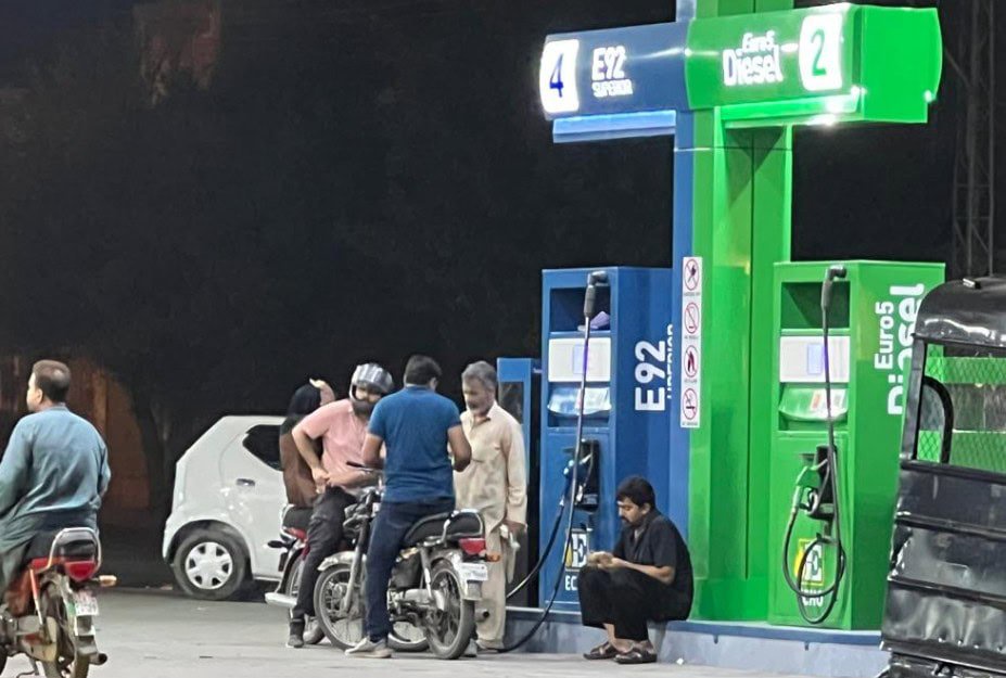 Petrol Price rises to Rs393.86 per Litre, Diesel dips to Rs396.65