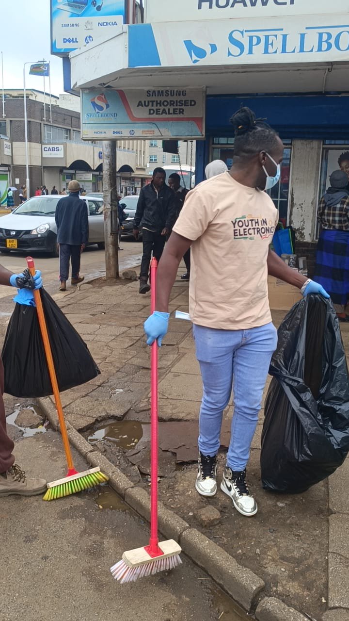Young Electronics Traders Turn to E-Waste Management at Copacabana