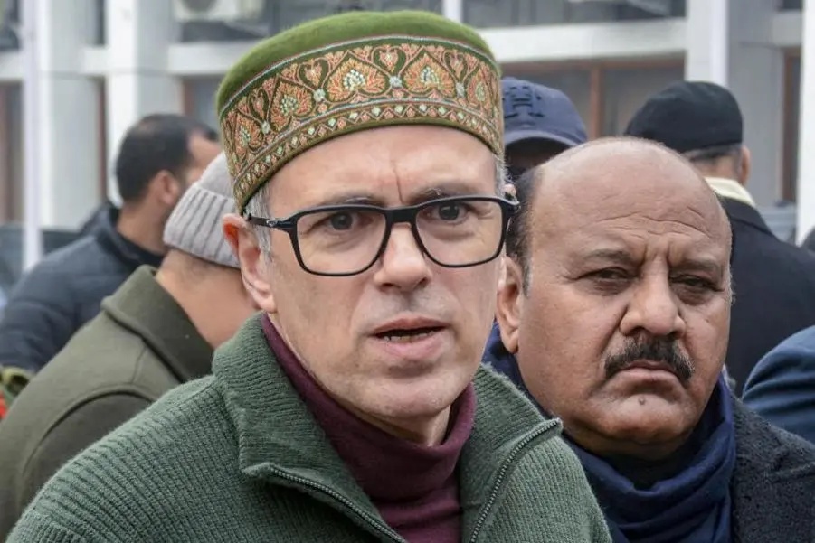 Omar condemns police assault on Rajya Sabha MP during Delhi protest