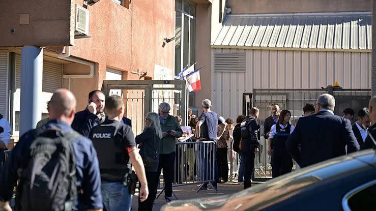 Teenager shoots headmaster, teacher at French school