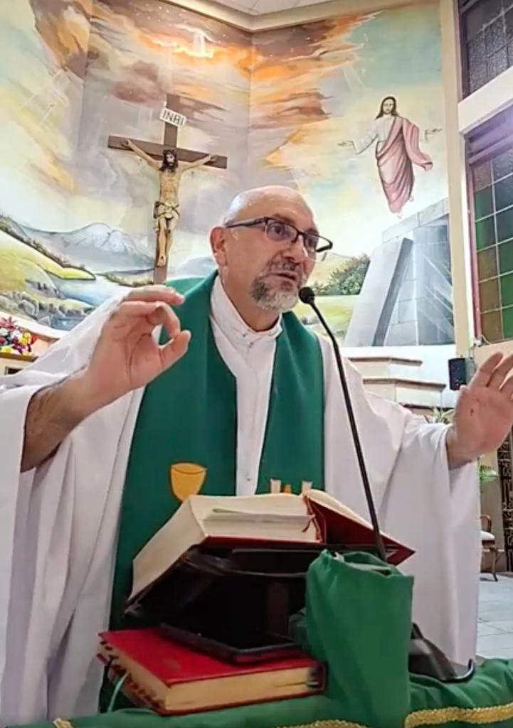 Catholic priest dies while giving sermon after cross falls on him
