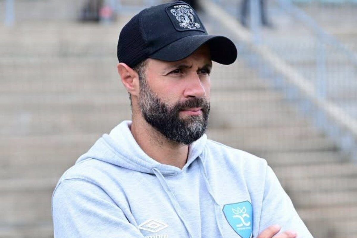 Big surprise as PSL club parts way with coach