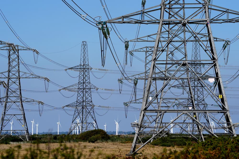 Staff at Britain’s grid operator did not cover up blackout risks, probe finds