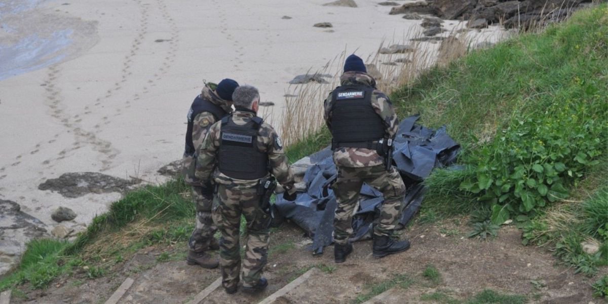 France doubles riot police presence on northern beaches in latest bid to stop small boat crossings