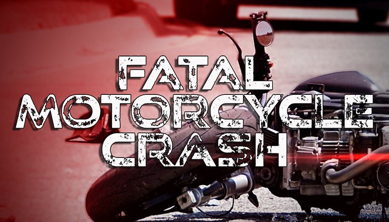 Motorcyclist killed, 2 injured in three-vehicle crash near De Soto
