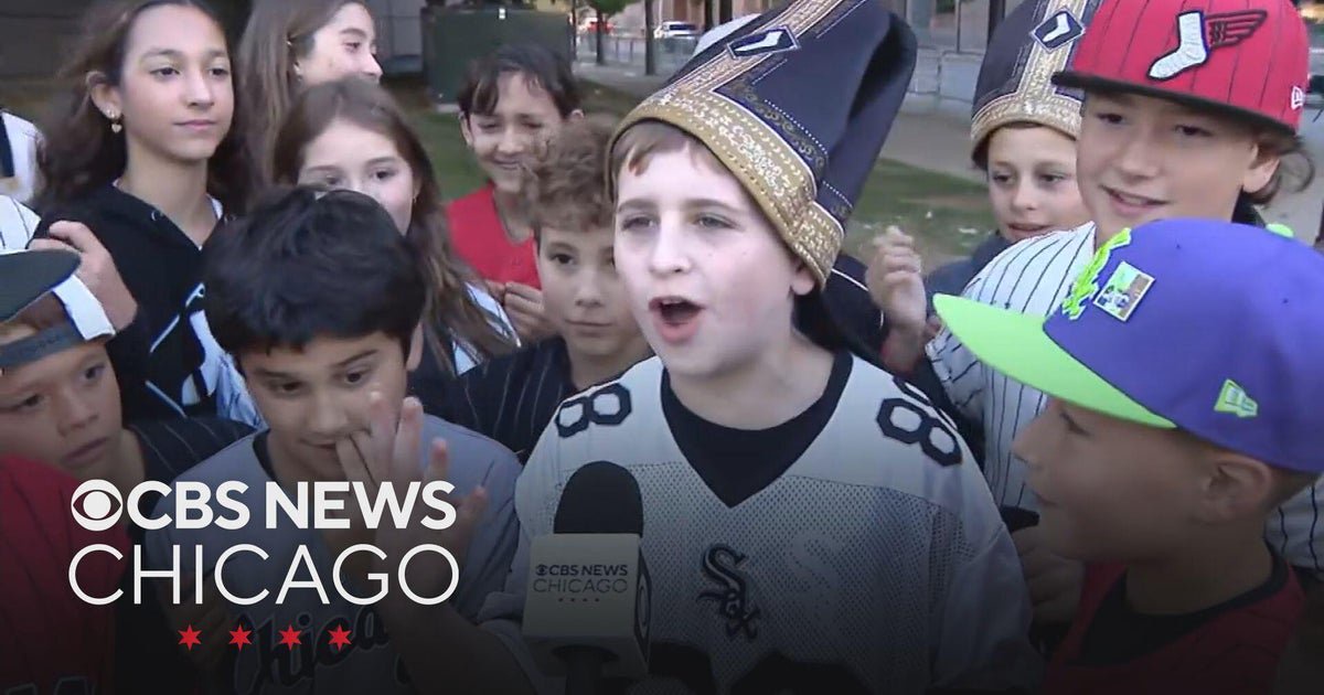 Fans gather at Rate Field, hope White Sox will bounce back in Game 4 of ALDS