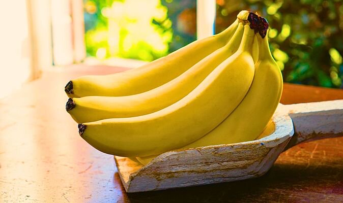 Bananas will stay fresh and yellow for 16 days if you place them in 1 simple kitchen item