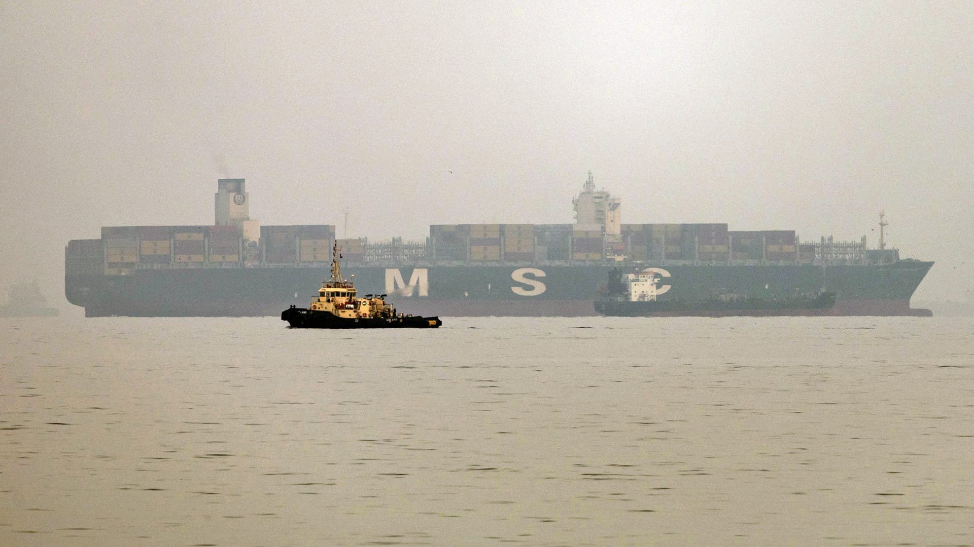 Oil falls as investors assess Mideast tensions, International Energy Agency’s report