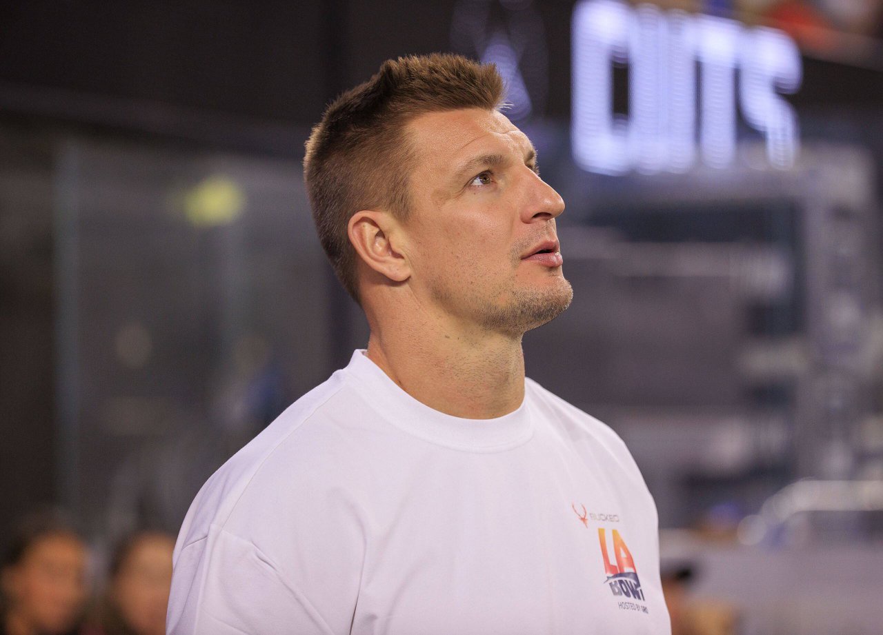 “I Would Praise Her Everyday”: Rob Gronkowski Shares Honest Thoughts on Carlie Irsay-Gordon’s Sideline Presence Amid Backlash Against Colts Owner