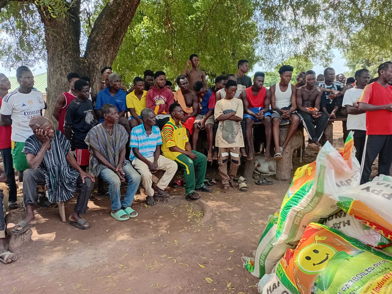 Gun violence leaves Nkpane residents unable to farm, DCE provides food relief