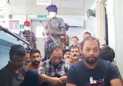 Three Pakistani sailors killed as Somali pirate rescue turns deadly