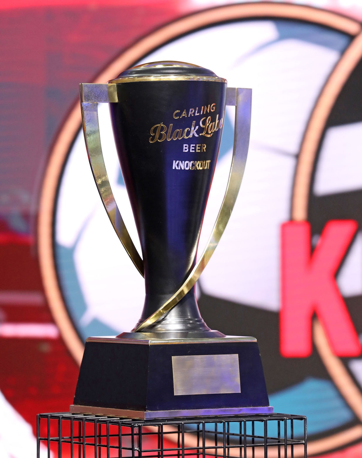 Chiefs, Pirates and Sundowns Face Crucial Carling Knockout Tests