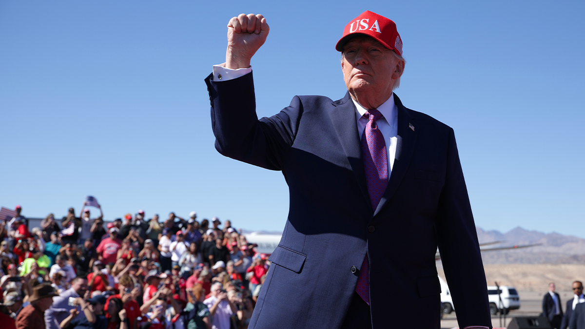 Kansas man mapped rooftops near Trump speech site, threatened to shoot president: DOJ