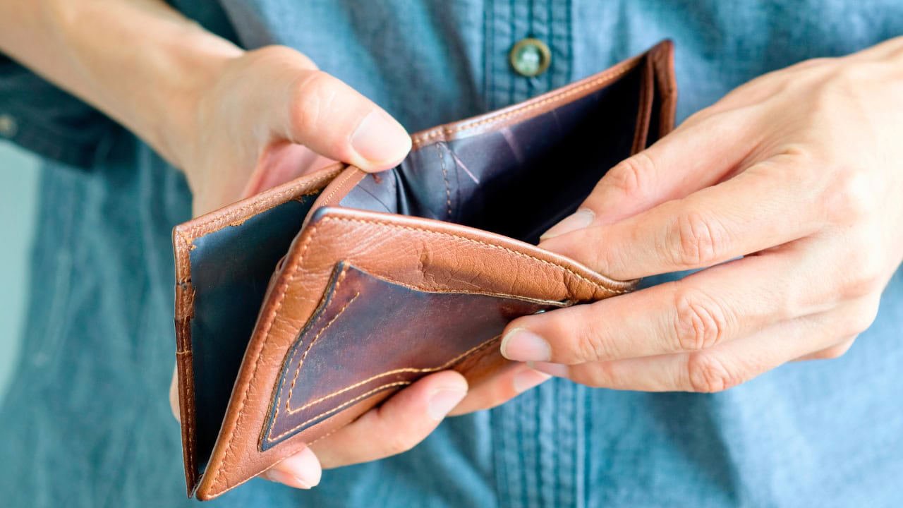 4 Things You Are Doing That Will Keep You Poor For The Rest Of Your life
