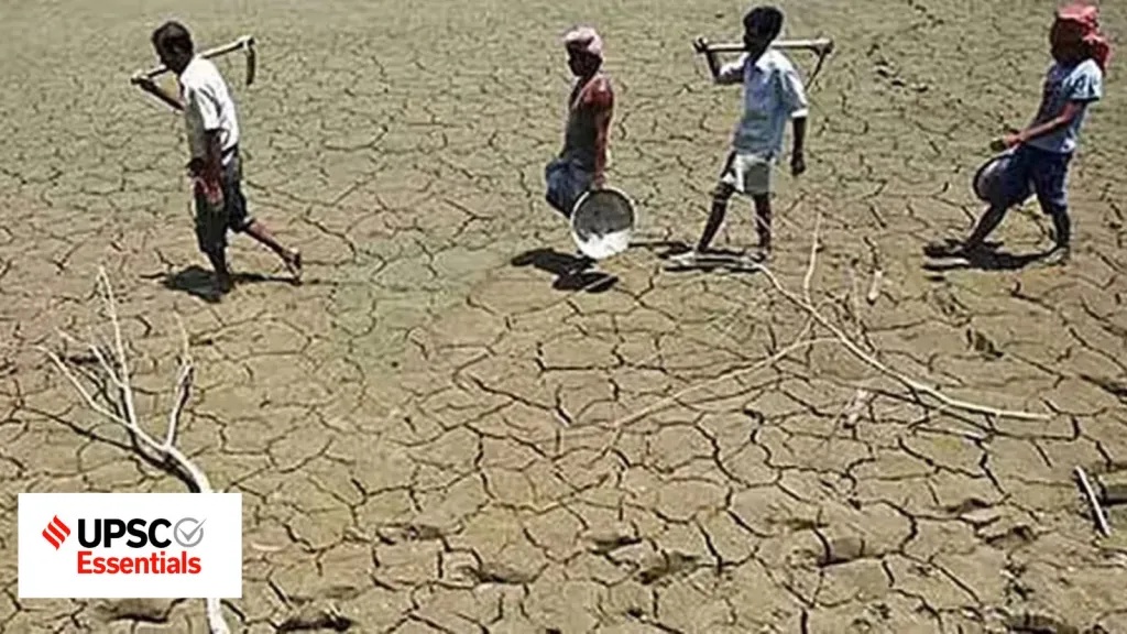 Fadnavis announces Rs 5,000 per farmer before Diwali as drought relief advance
