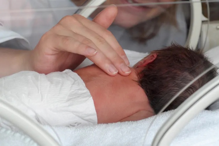 Twins Born Premature at 24 Weeks Were Separated in Different NICUs as Parents Plead to Reunite Them: ‘Worst Feeling in the World’