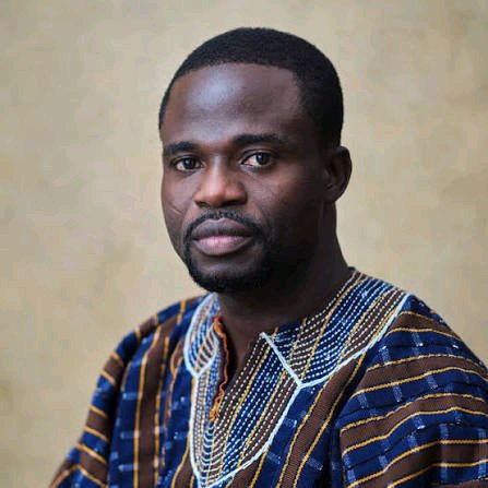 Ghanaians React As Obuasi Headmaster Sues Manasseh Azure Awuni For GH¢2 Million