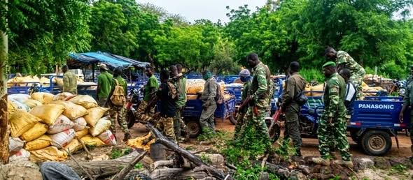 Forêt classée des Deux-Balé : 25 tricycles et 4 motocyclettes saisis lors d’une opération contre l’orpaillage clandestin au Burkina Faso