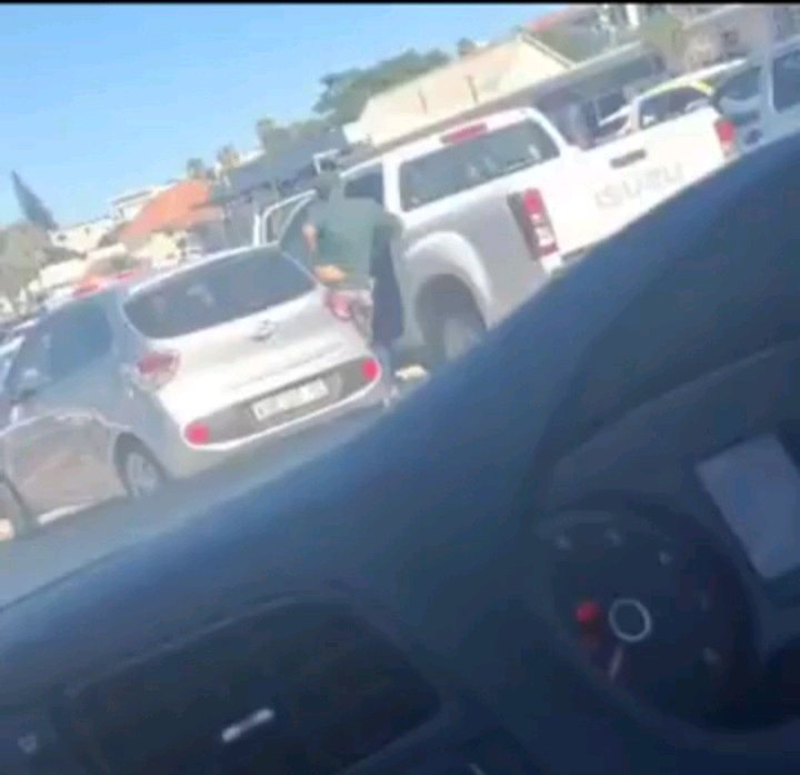 Home Affairs Official Filmed Allegedly Selling SA Documents To Foreigner