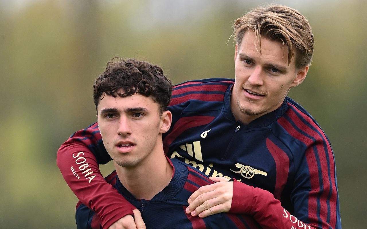 Arsenal discover why James Scanlon cannot play against Bayern Munich in the Champions League