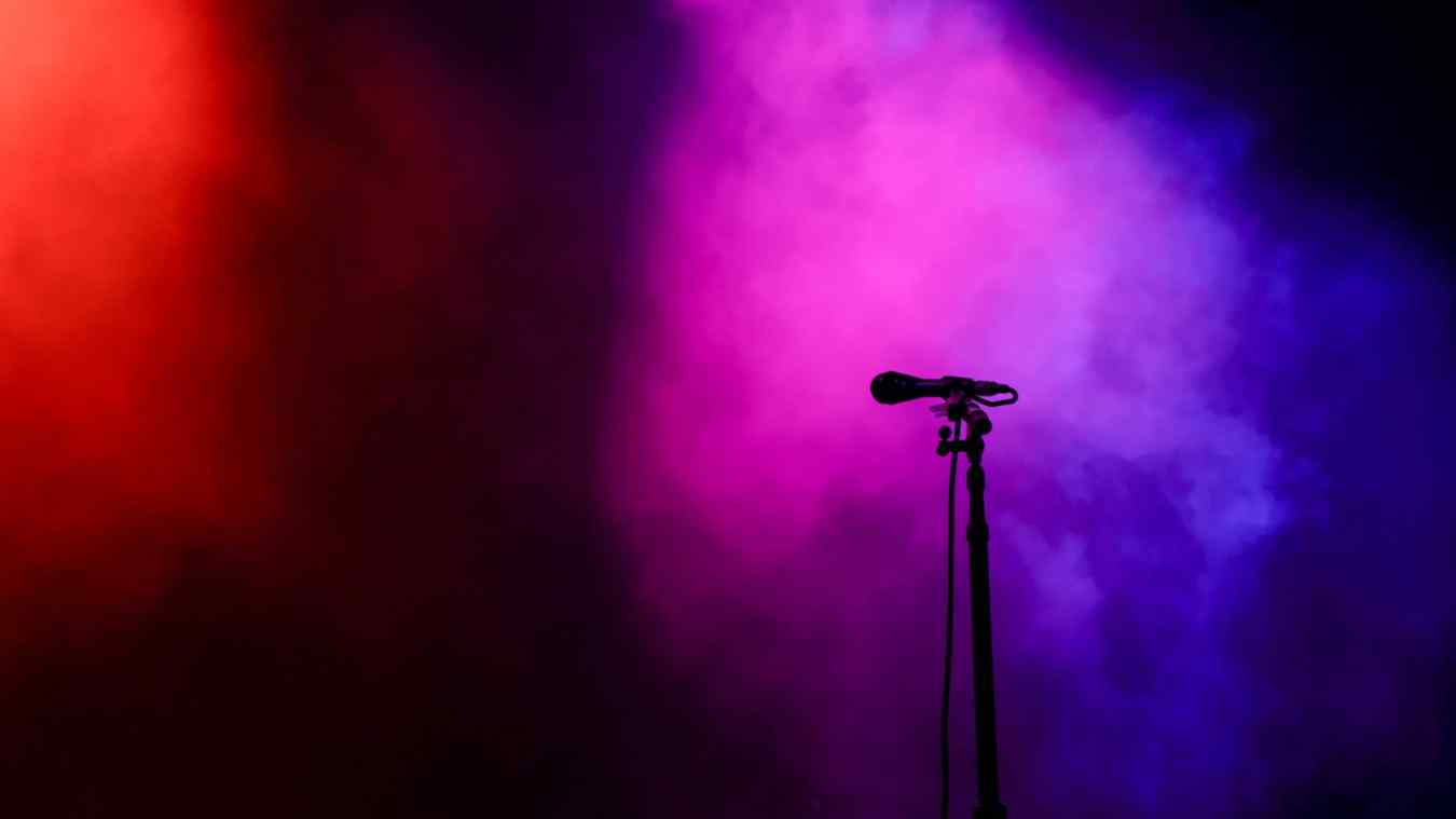 Legendary Singer Cancels Performance Due to Severe Pain