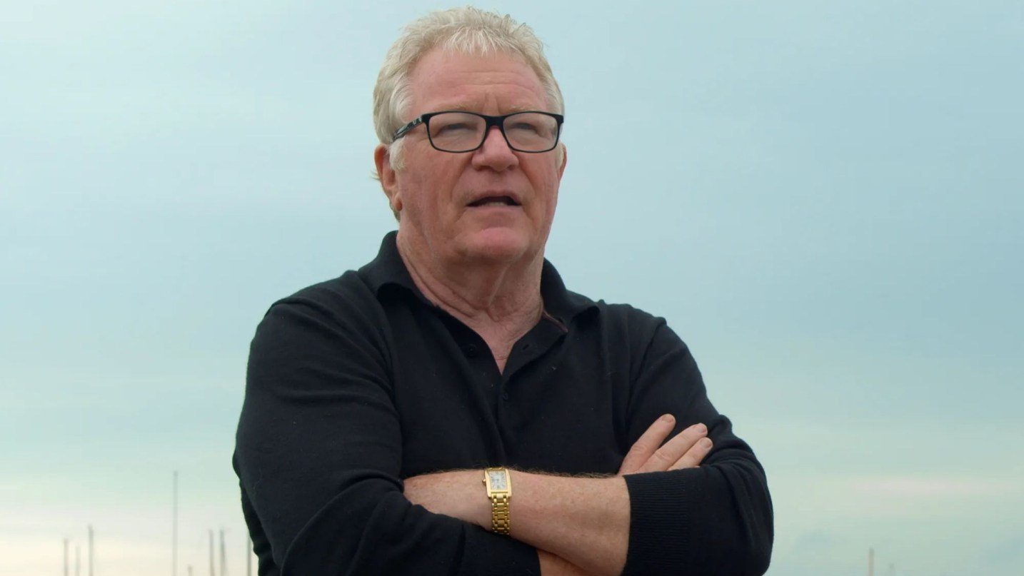 Jim Davidson, 72, dating Simon Cowell’s ex, 60, just weeks after cancelling sixth wedding to 23-years-younger fiancee