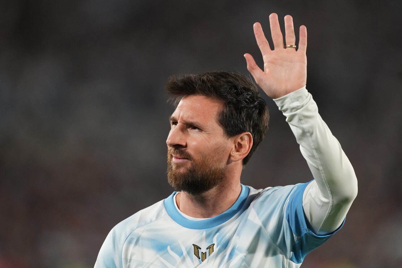 Argentina bids Messi farewell in final national team match, ending an era