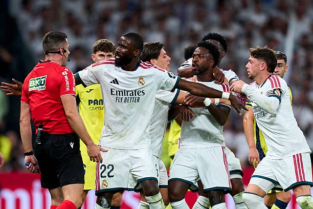Vinicius Camp Questions Refereeing Consistency After Red Card:‘They forgot the rule against Valencia