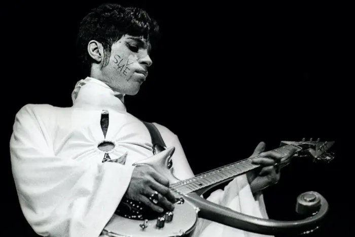 How a famous American music star wrote ‘SLAVE’ on his face in protest against his record label