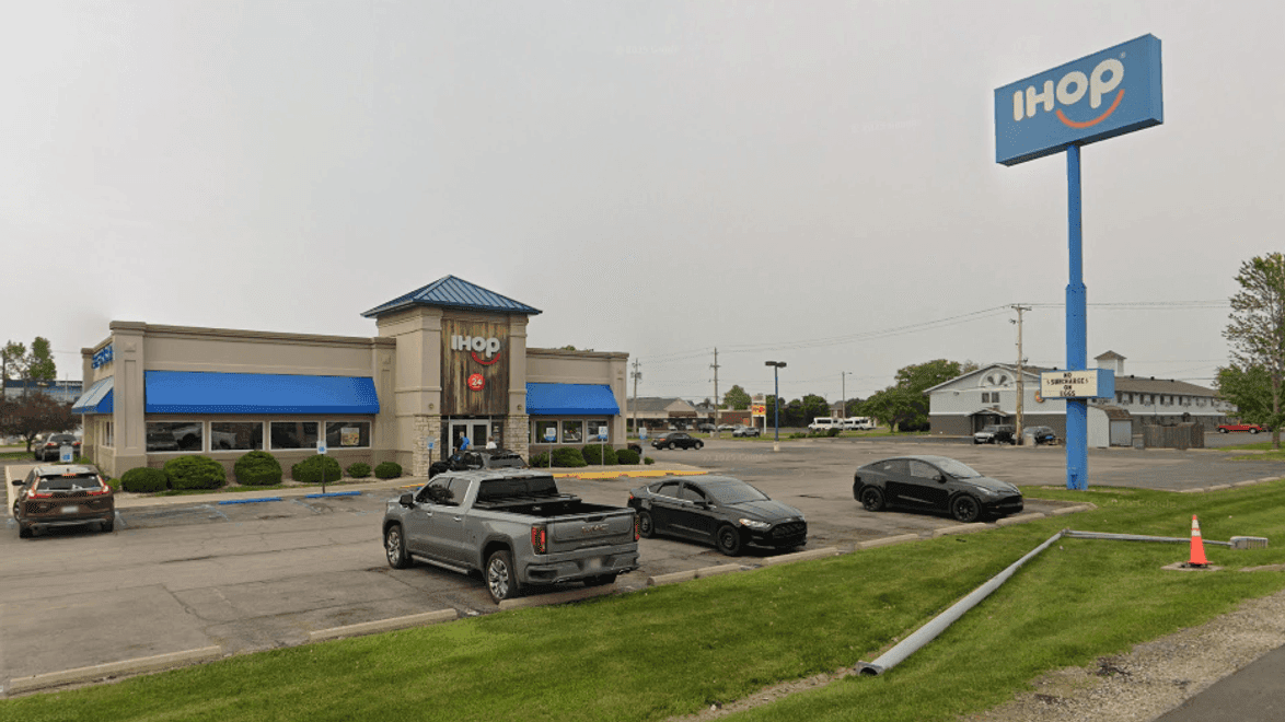 Ind. man opens fire in IHOP during confrontation with cook over alleged infidelity: docs