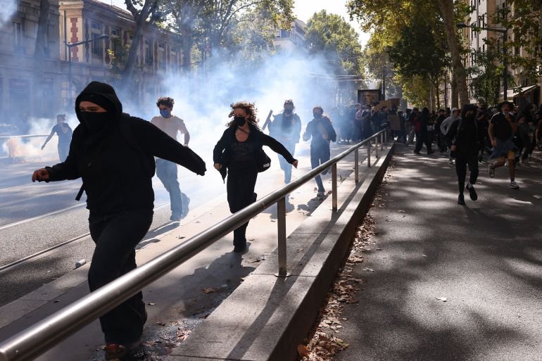 France to shutter up to 500 schools as more student protests called