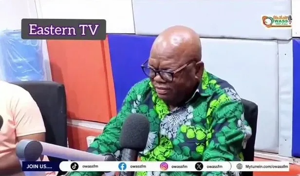 Video of the tragic moment Kwame Dzokoto collapsed inside the studio OWASS Radio