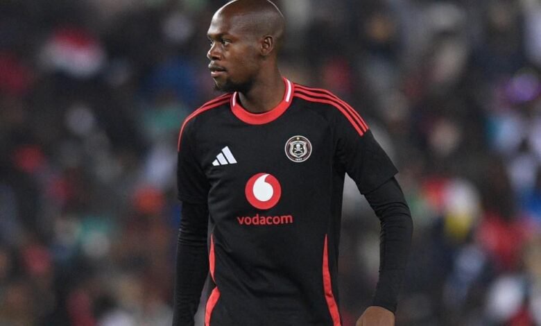 Orlando Pirates Face Major Selection Dilemma as Evidence Makgopa Emerges as Key Figure Ahead of Soweto Derby