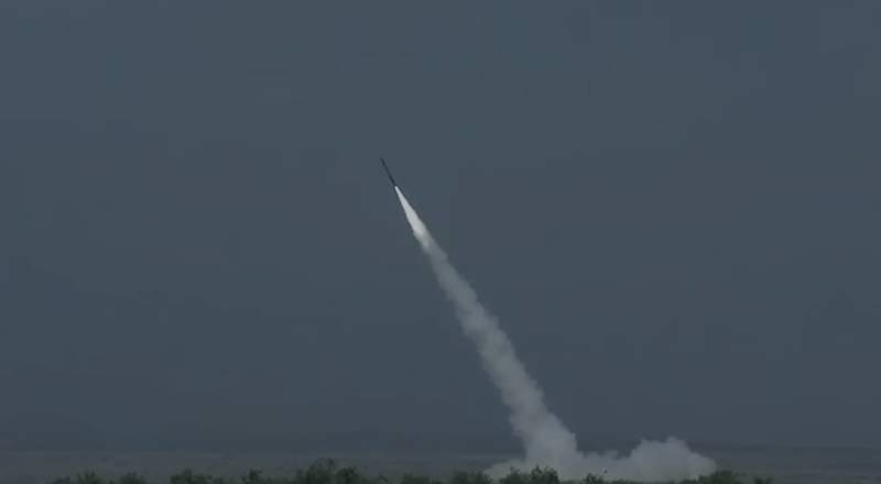 Pakistan Army successfully test-launches Fatah-2 ER hypersonic ballistic missile