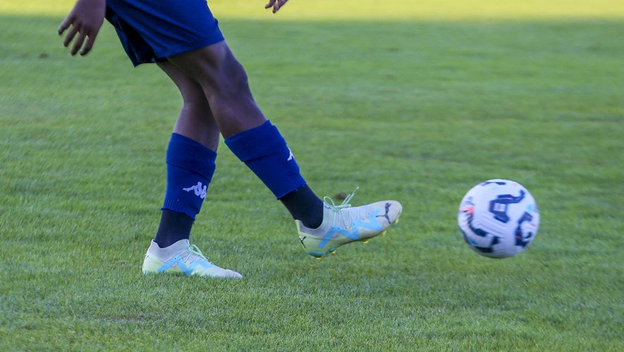 Il était recherché depuis sept mois pour assassinat : la police découvre qu’il joue au foot dans son quartier et vient l’arrêter en plein match